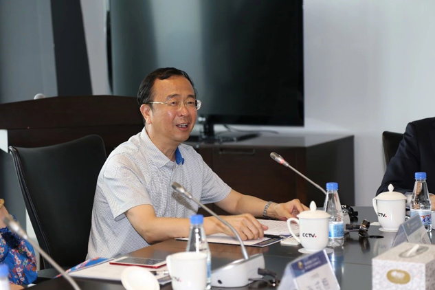 888集团药业刘景萍董事长与医药大咖一道齐聚央视探讨品牌战略 | 公司新闻 | 888集团药业