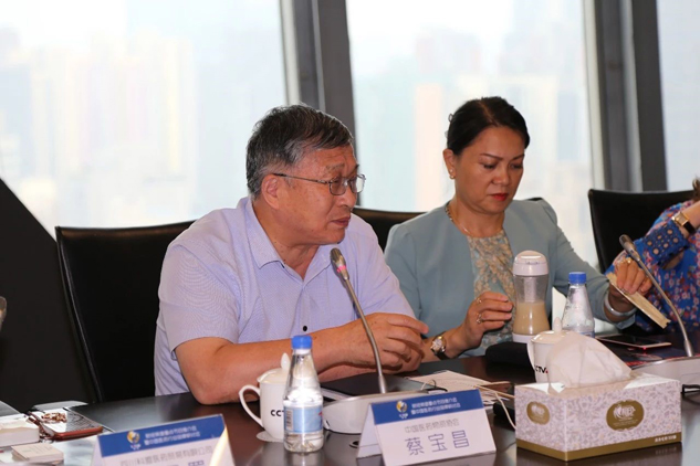 888集团药业刘景萍董事长与医药大咖一道齐聚央视探讨品牌战略 | 公司新闻 | 888集团药业