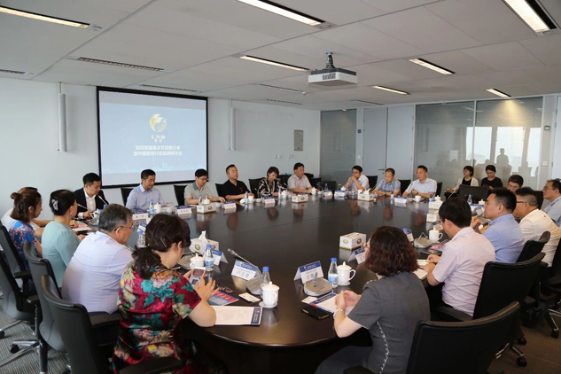 888集团药业刘景萍董事长与医药大咖一道齐聚央视探讨品牌战略 | 公司新闻 | 888集团药业